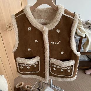 小文姐W0796-新款时尚宽松设计感圆领单排扣休闲马甲上衣