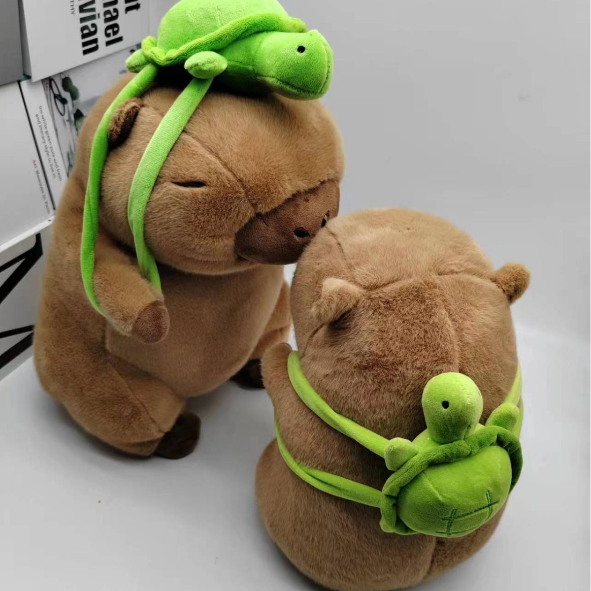 网红卡皮巴拉水豚公仔毛绒玩具capybara乌龟背包水豚儿童玩偶娃娃
