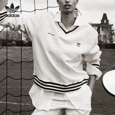 阿迪达斯三叶草女子卫衣