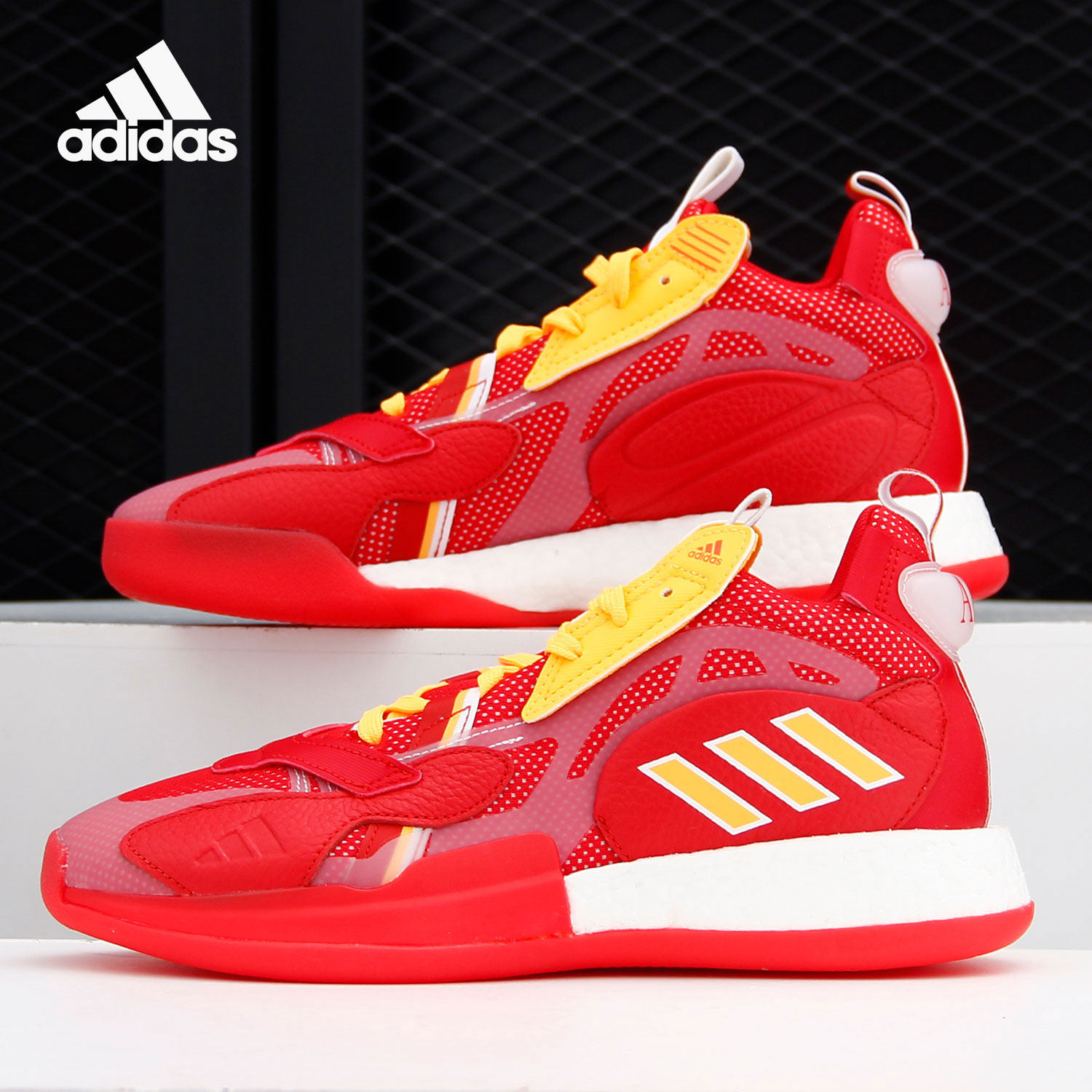Adidas/阿迪达斯正品ZONE BOOST 男子运动训练中帮篮球鞋 FY0869