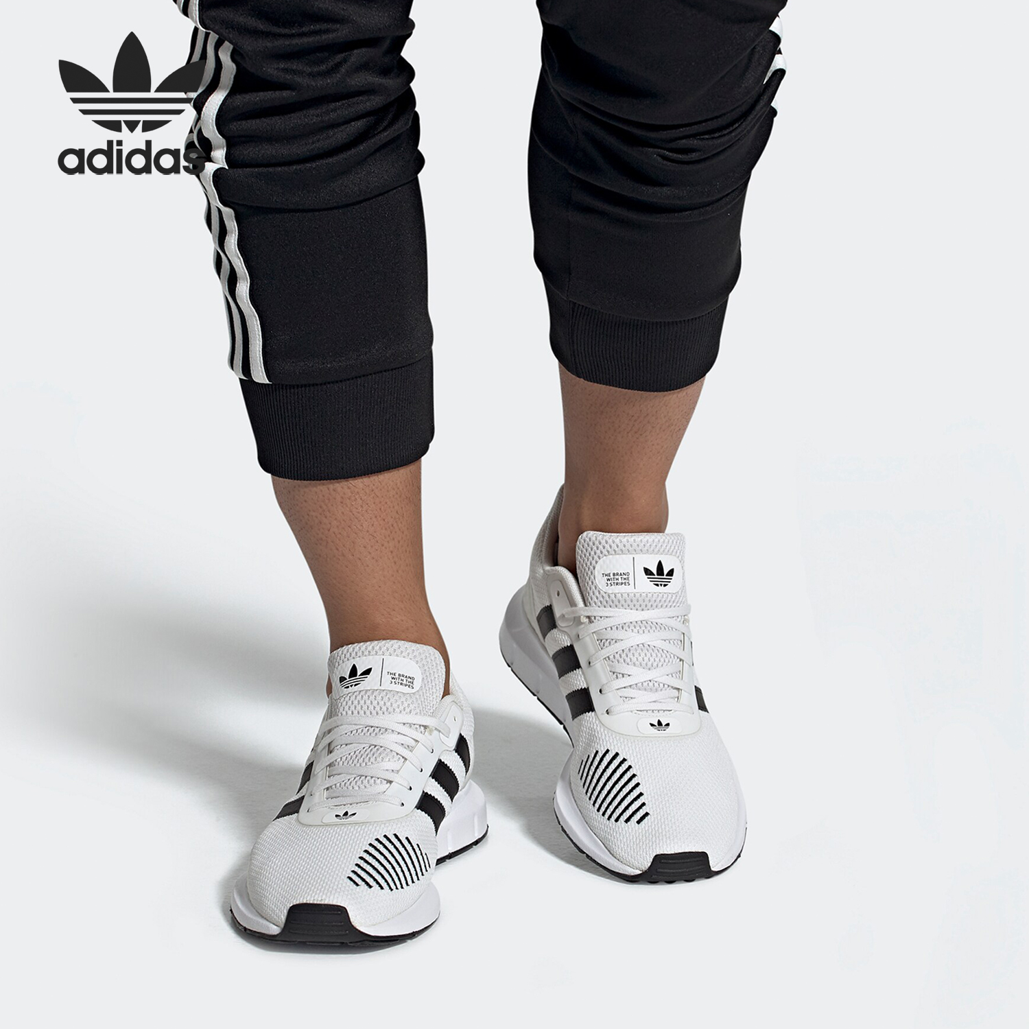 男女同款休闲运动鞋Adidas