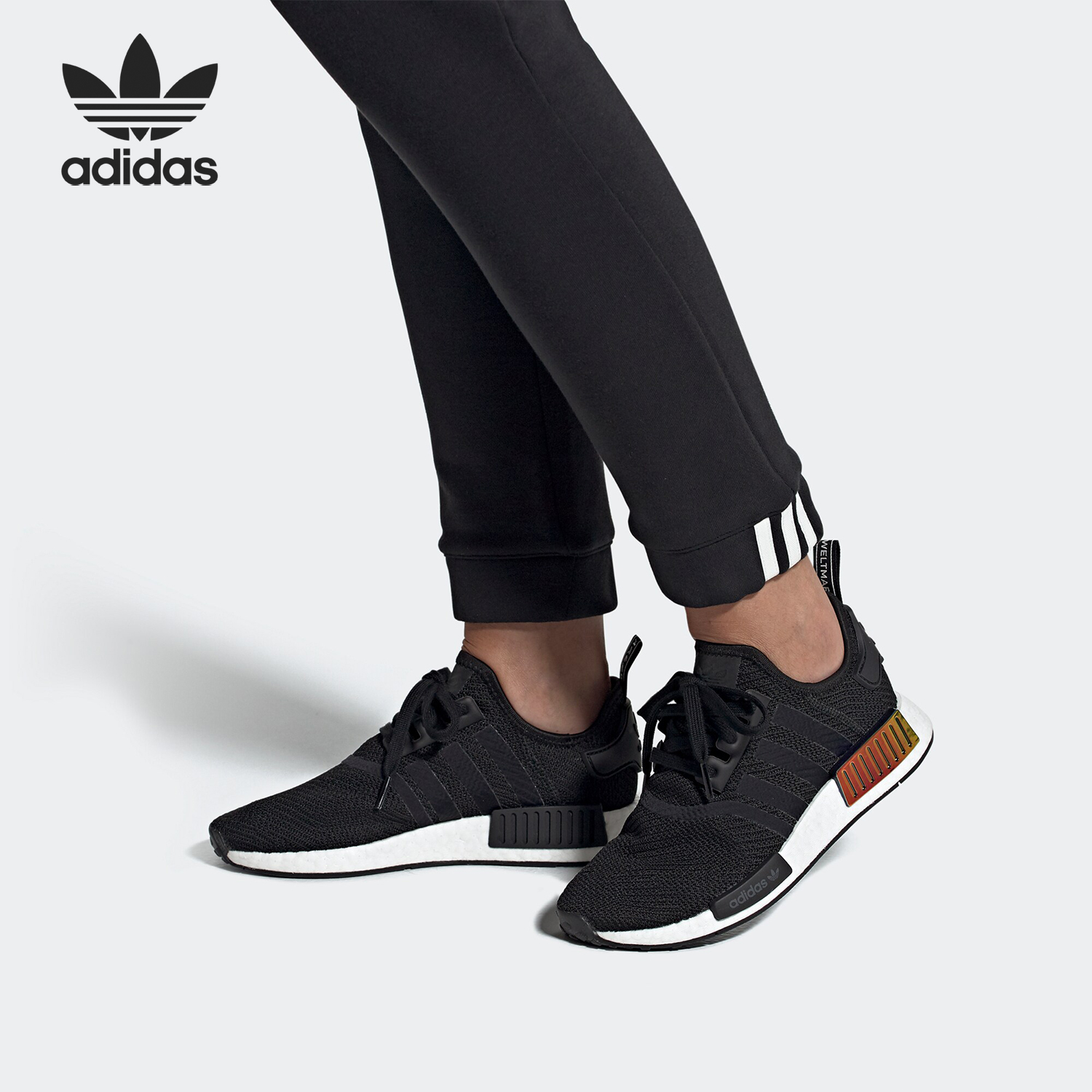 阿迪达斯时尚缓震男女休闲鞋