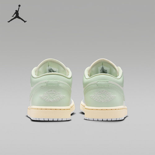 Nike/耐克正品Air Jordan 1男女低帮篮球运动板鞋DC0774-108