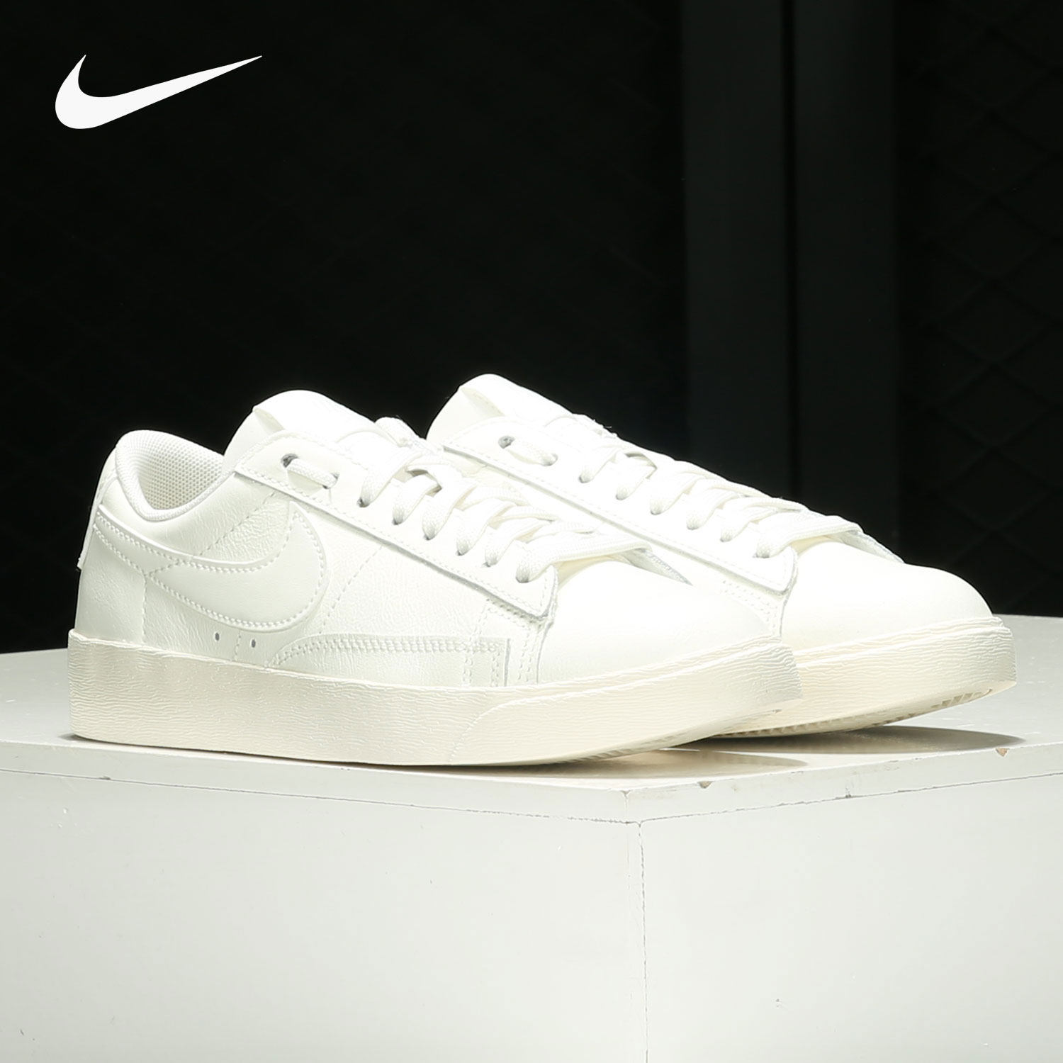 nike/耐克正品女子av9370板鞋