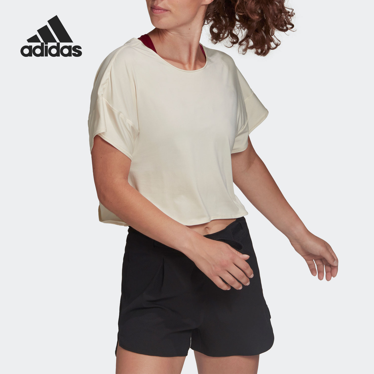 Adidas/阿迪达斯正品春季女子运动健身露背设计短袖T恤HD9557