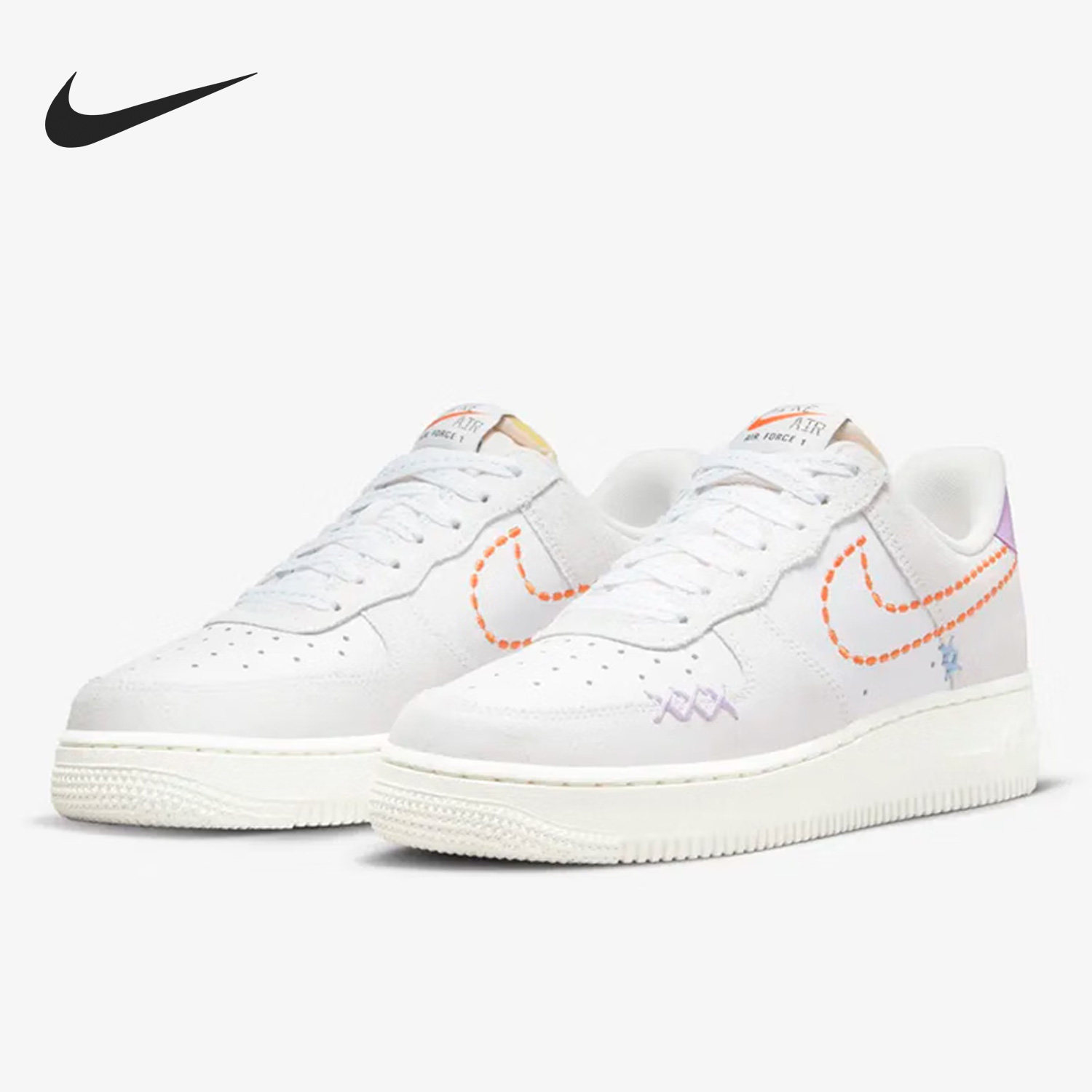 Nike/耐克正品Air Force 1女子轻便运动低帮板鞋DX2348-100