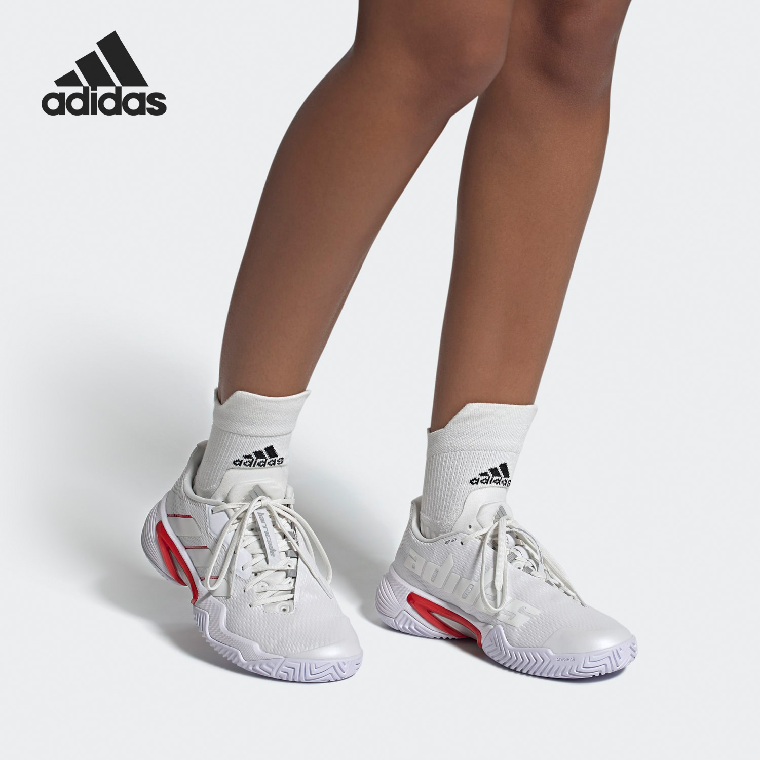 阿迪达斯新款女子运动透气休闲鞋