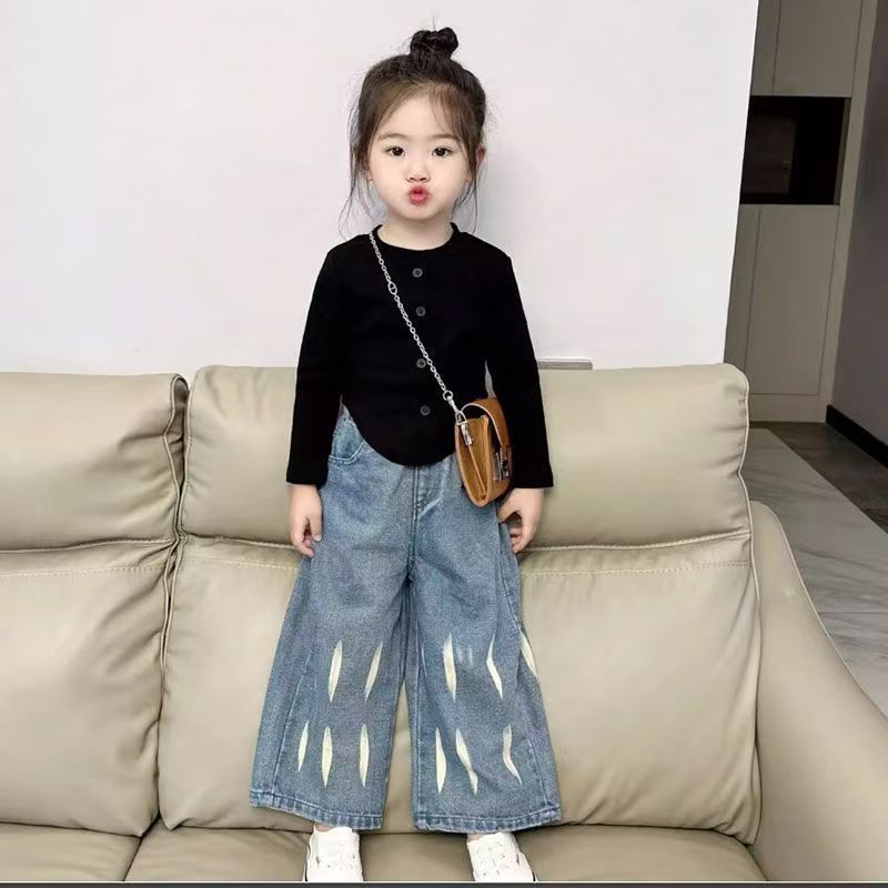 女宝宝秋装洋气套装儿童秋天穿搭韩版女童打底衫牛仔阔腿裤两件套