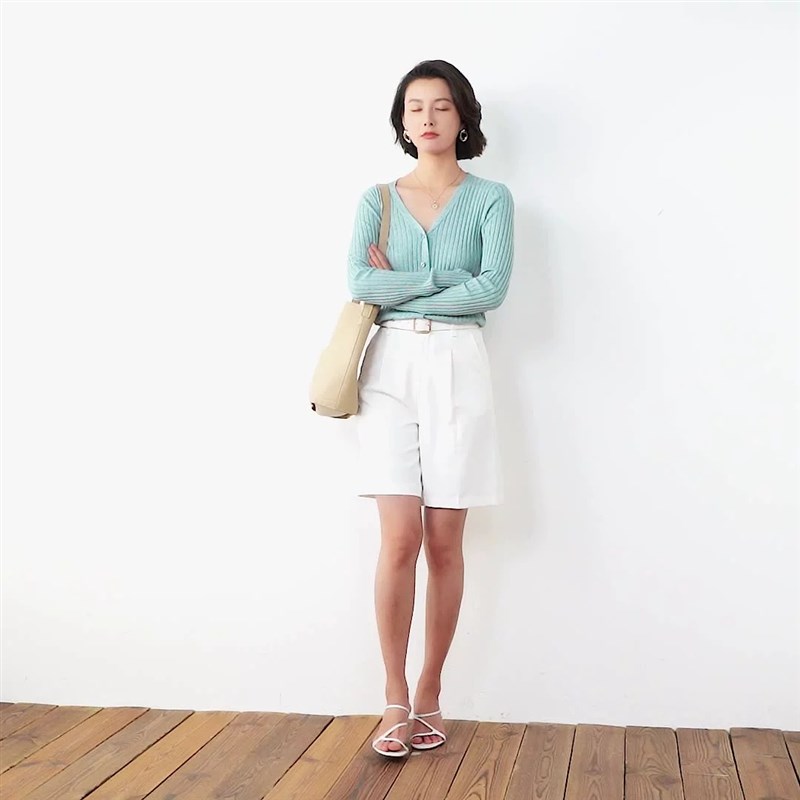春秋羊毛V领小开衫针织外套女短款坑条毛衣打底衫配裙披肩外搭