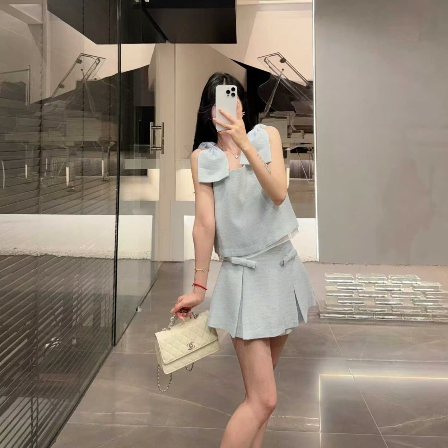 GIMING2026夏季新品浅蓝色精致风蝴蝶结肩带方领背心短款上衣女装