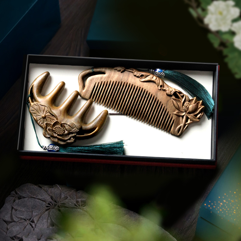 按摩绿檀木梳梳子女士专用长发复古风头部经络家用雕花抓周礼盒