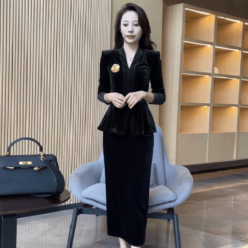 气质洋气显瘦V领上衣两件套2025春季新款高腰半身裙时尚套装2147