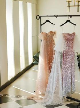 黑色落地婚纱架子礼服陈列货架秀禾上墙挂衣架异形正挂头纱展示架