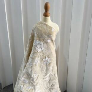 国丝绒绣花面料亮TMC-E215片花朵新冬料中式风丝绒叠片绣花面秋马