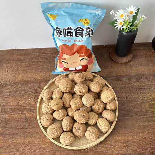 手捏即开薄皮薄壳新鲜纸皮核桃