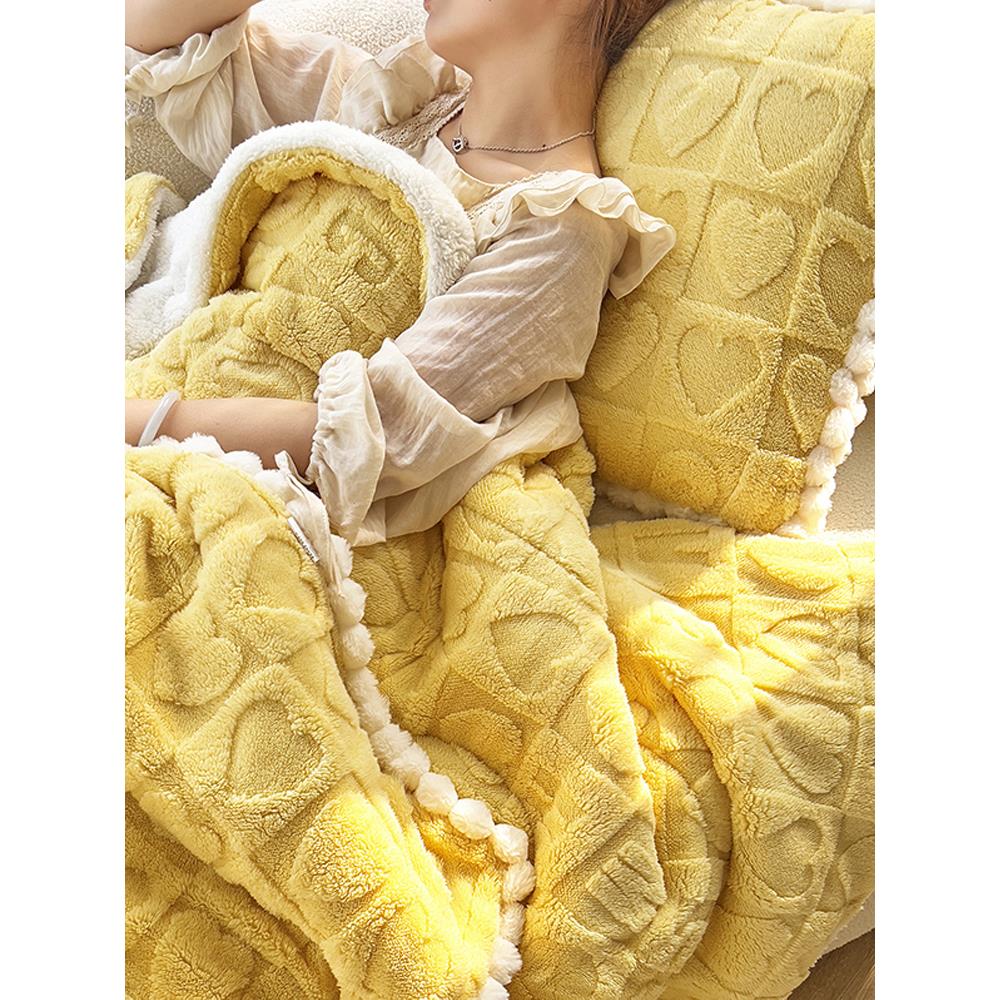 抱枕被子两用秋冬加厚汽车载靠枕办公室午睡毯子午休枕头被二合一