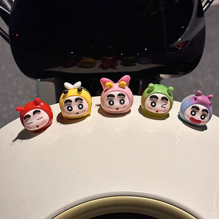 蜡笔小新电动车装饰配件可爱电瓶车改造摩托车贴纸车载小摆件公仔