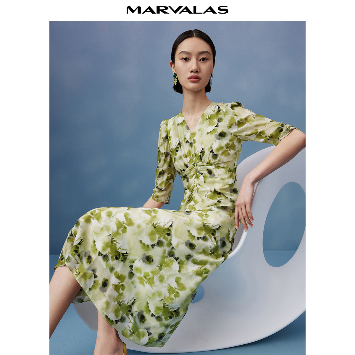 曼德诗简约通勤连衣裙花色裙子