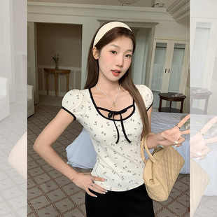 2025新款 绝美减龄感上衣 纯欲U领系带小碎花短袖 女正肩t恤夏季