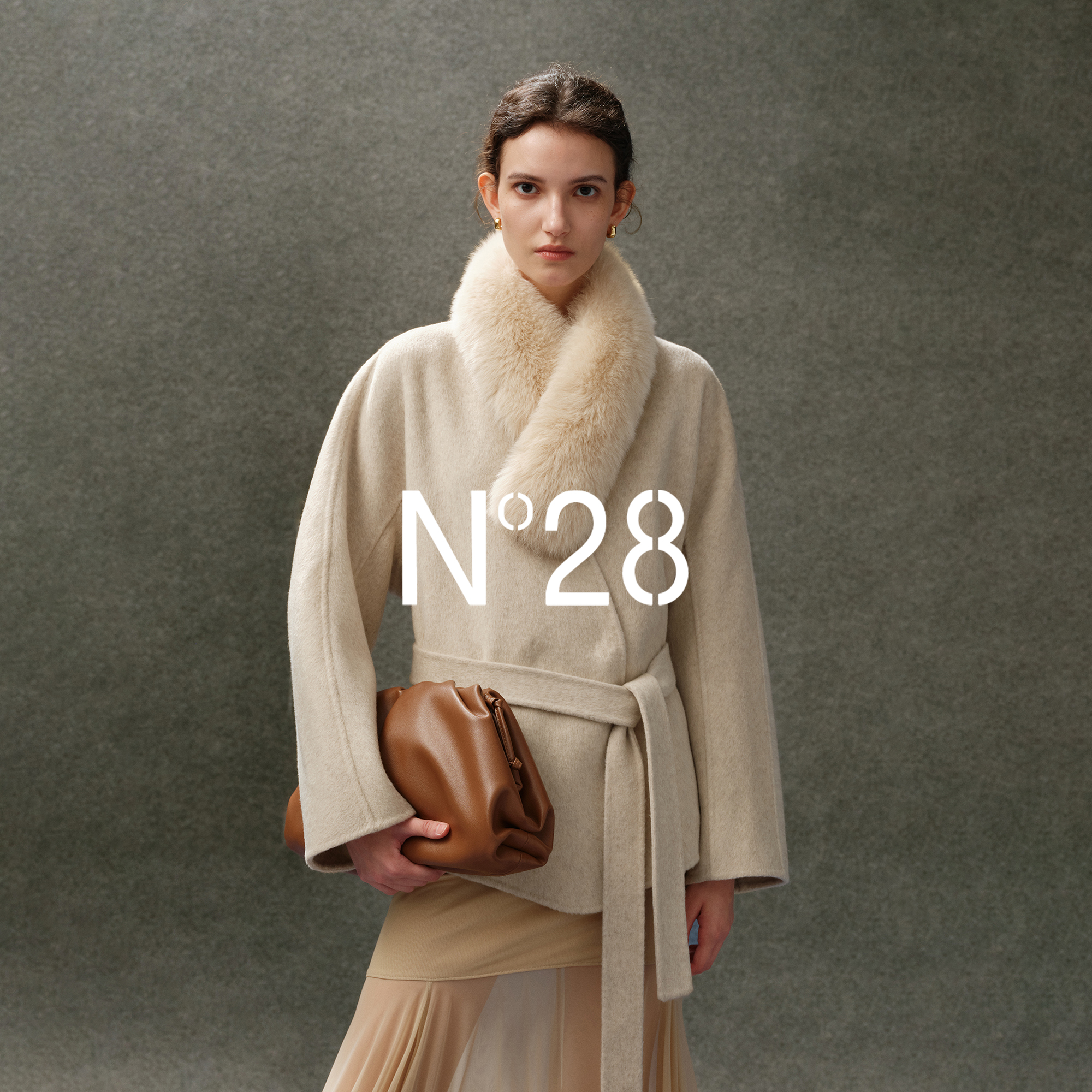 千金风毛领围脖毛呢大衣