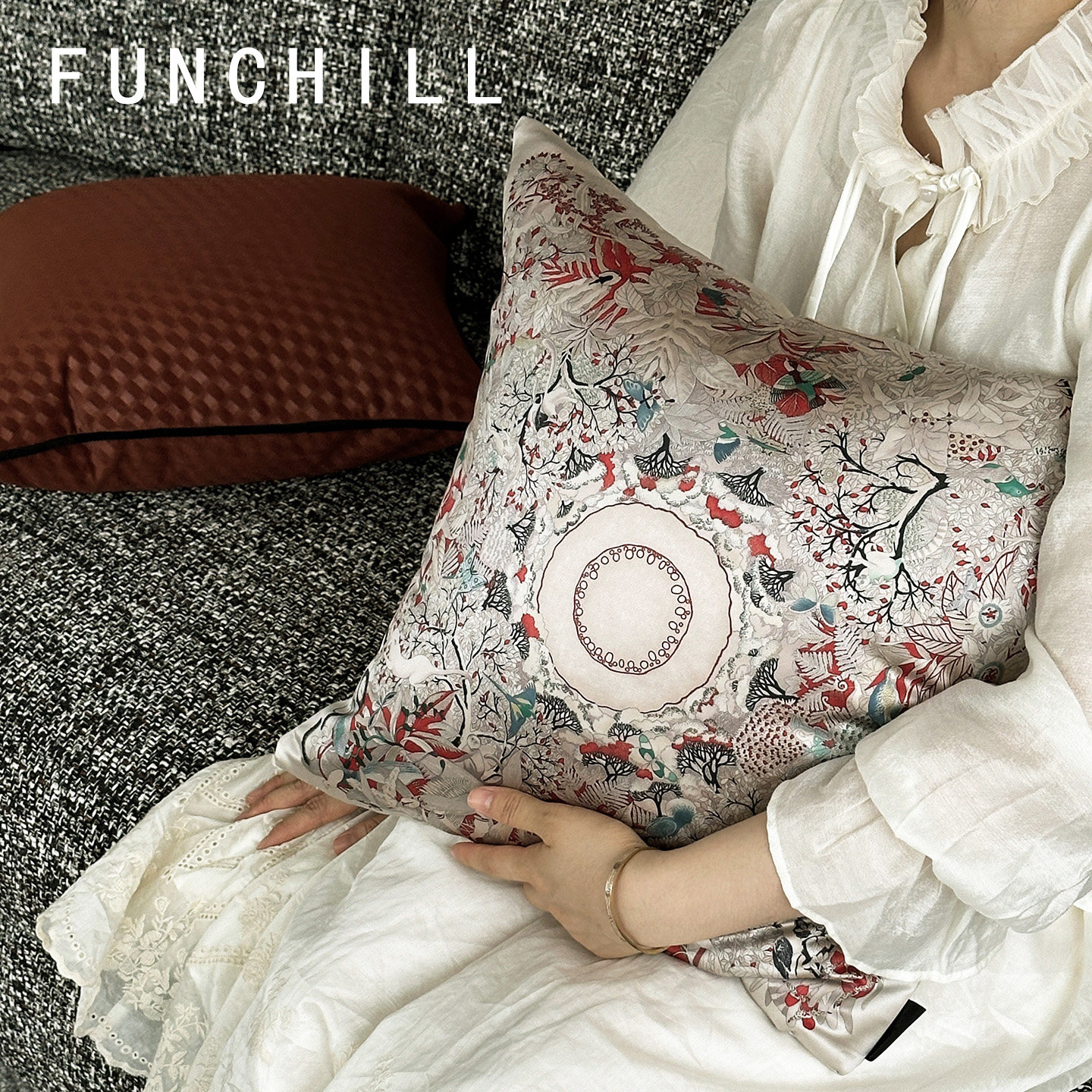 枫丹罗曼小众法式轻奢丝绸抱枕