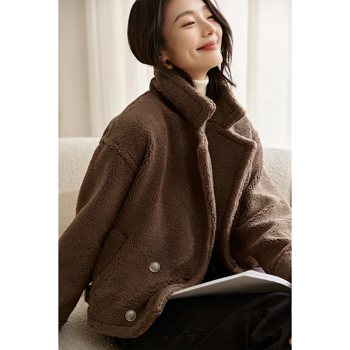 沫晗依美简约保暖外套25年冬羊羔毛M3DW9A038