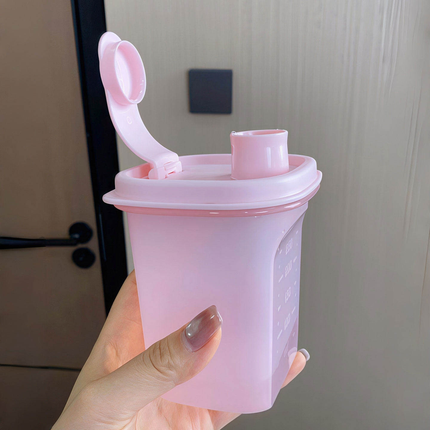咖啡杯外出携带便携冷水杯夏季冷泡杯品级大容量健身蛋白粉摇摇杯