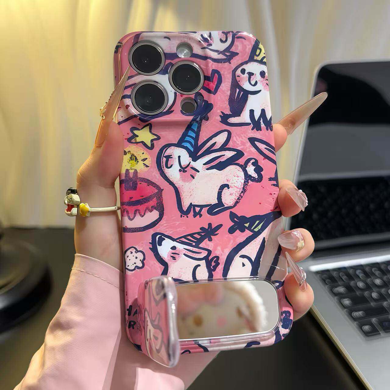 蛋糕兔子适用iphone17pro