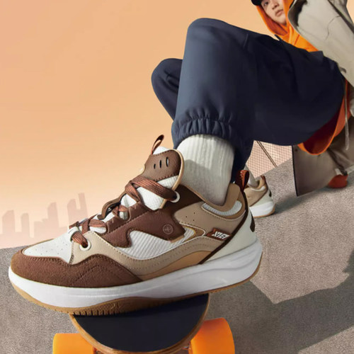 特步正品启浪CTR男子时尚潮流舒适百搭运动低帮板鞋976419310007