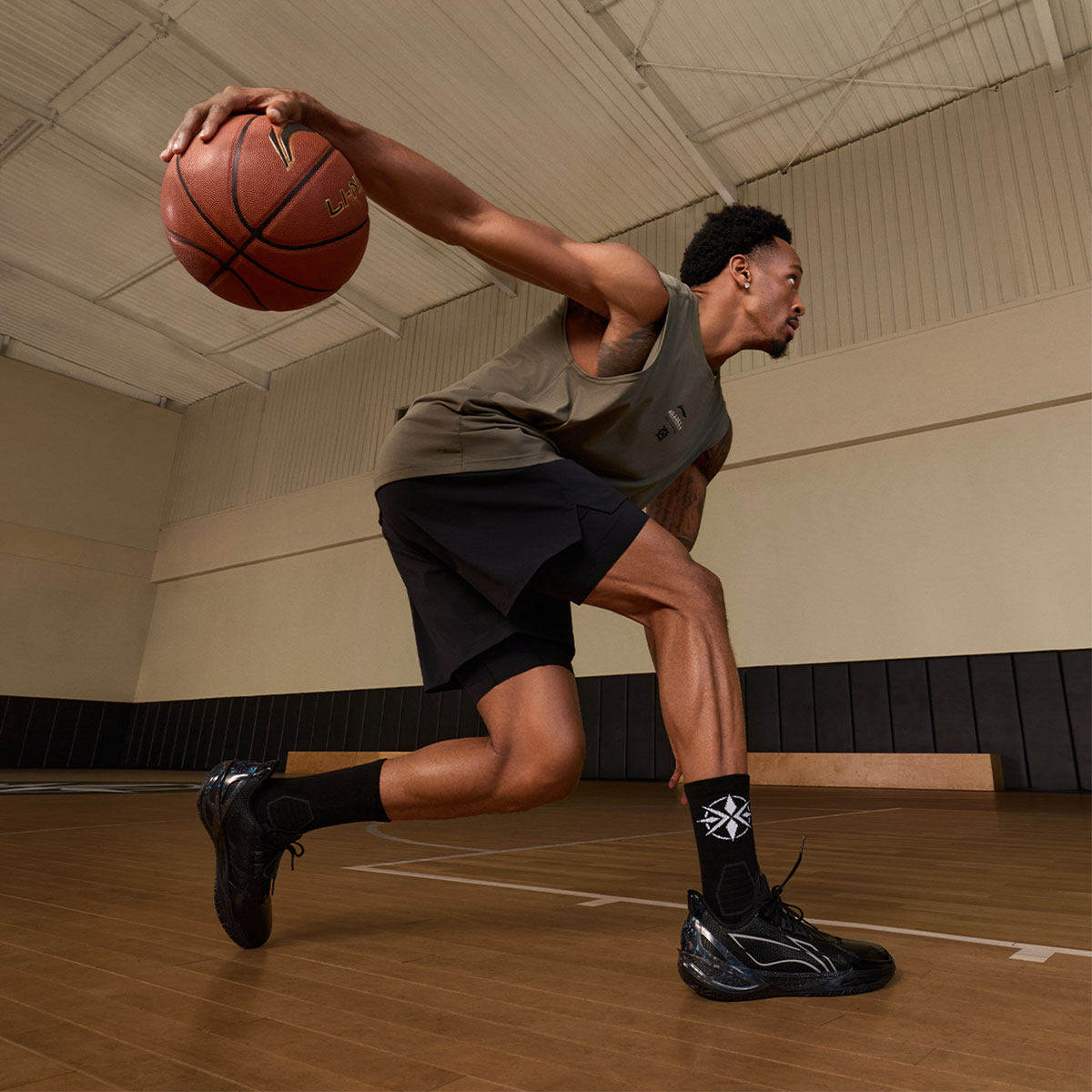 李宁正品利刃6v2男子稳定缓震低帮耐穿运动篮球专业比赛鞋ABAV087