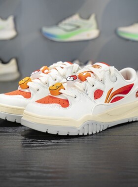 李宁正品宝可梦联名系列男子时尚潮流耐磨回弹低帮板鞋AGCW167-2