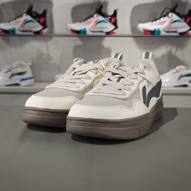 李宁正品青云男子复古百搭轻盈回弹低帮耐磨休闲板鞋AGCT297-1