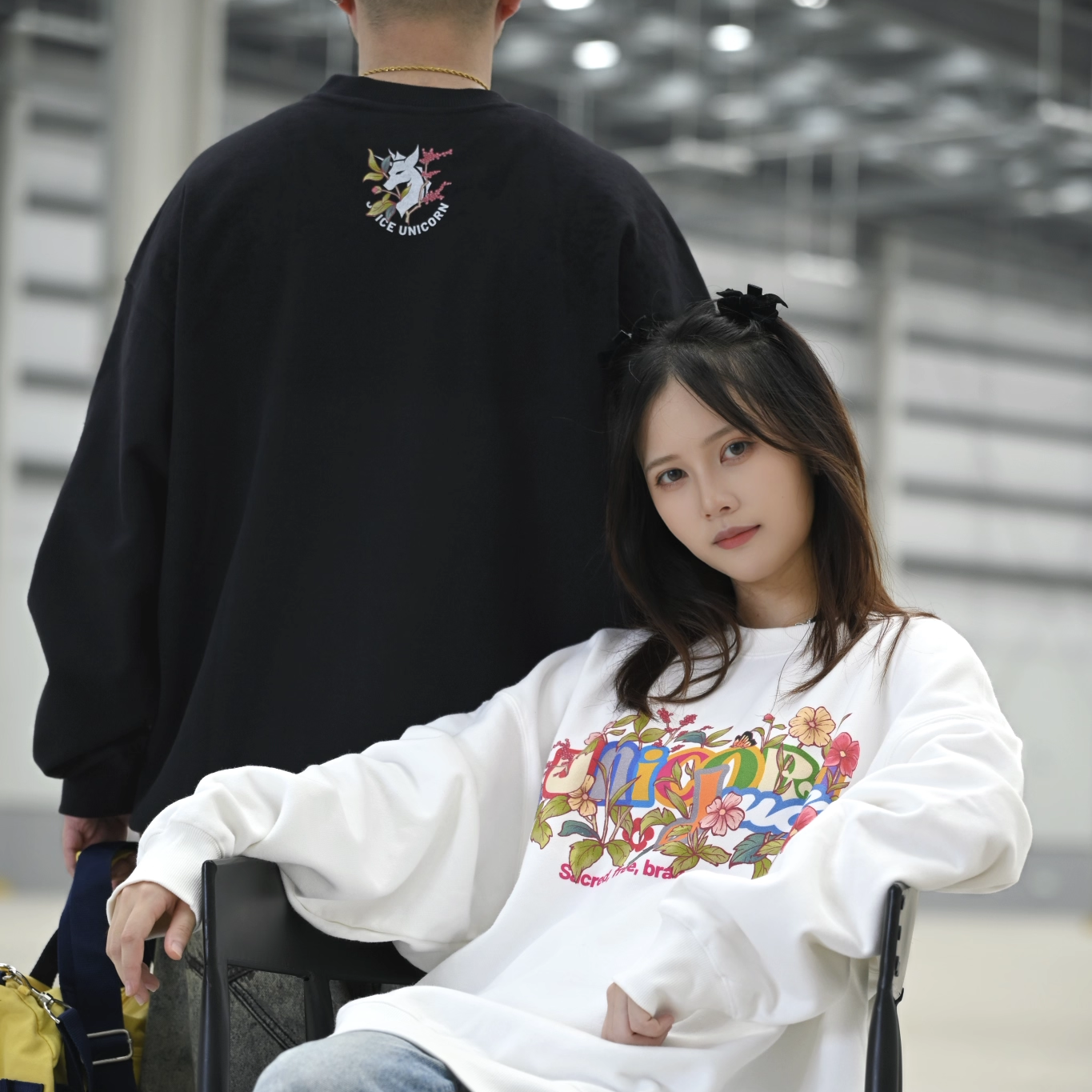 JuiceUnicorn原创彩虹色花朵字体长袖潮牌休闲男女重磅圆领卫衣