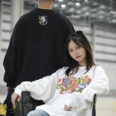 JuiceUnicorn原创彩虹色花朵字体长袖 潮牌休闲男女重磅圆领卫衣