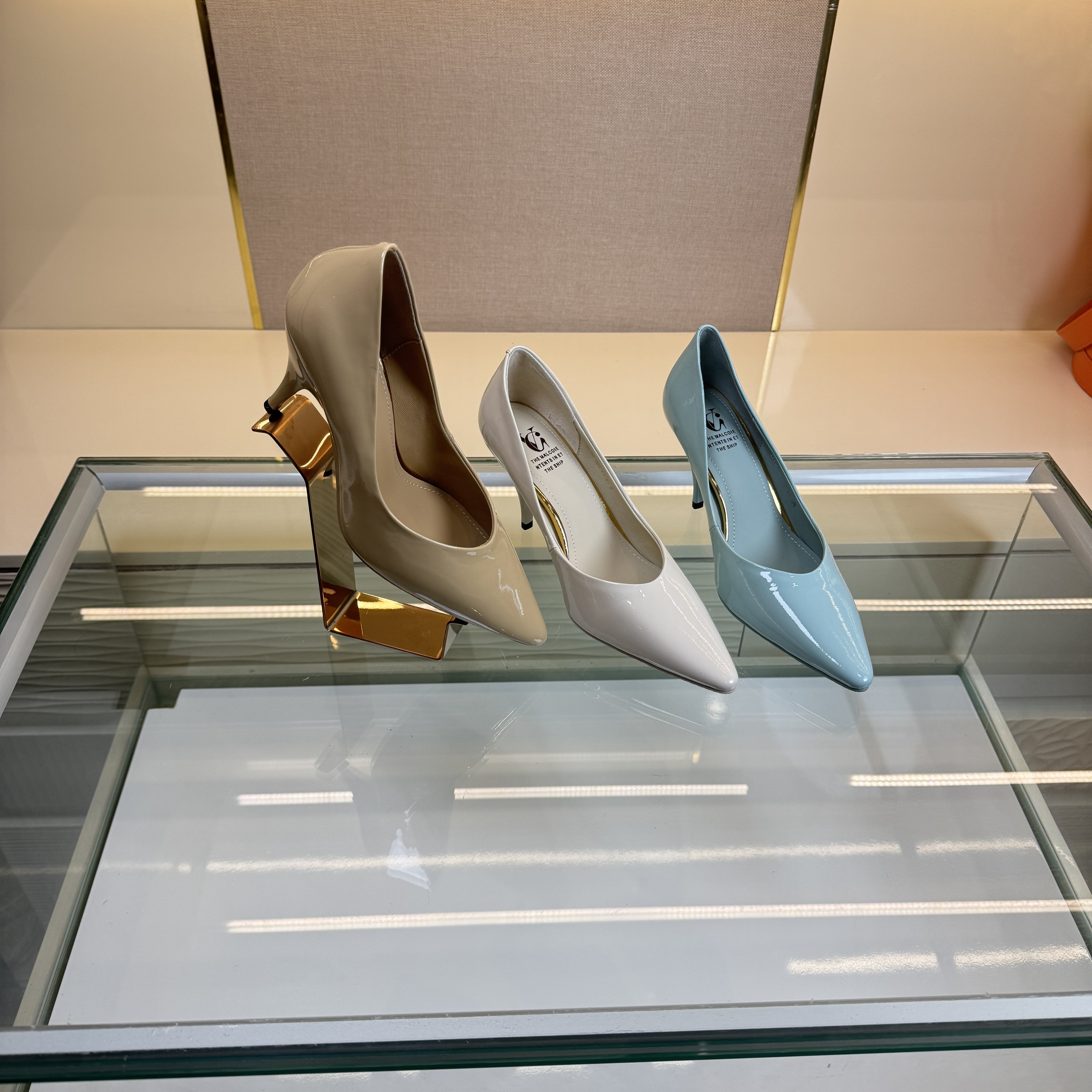 范戈希跟7CM牛羊皮尖头细跟漆皮气质复古高跟单鞋浅口女鞋买1赠3