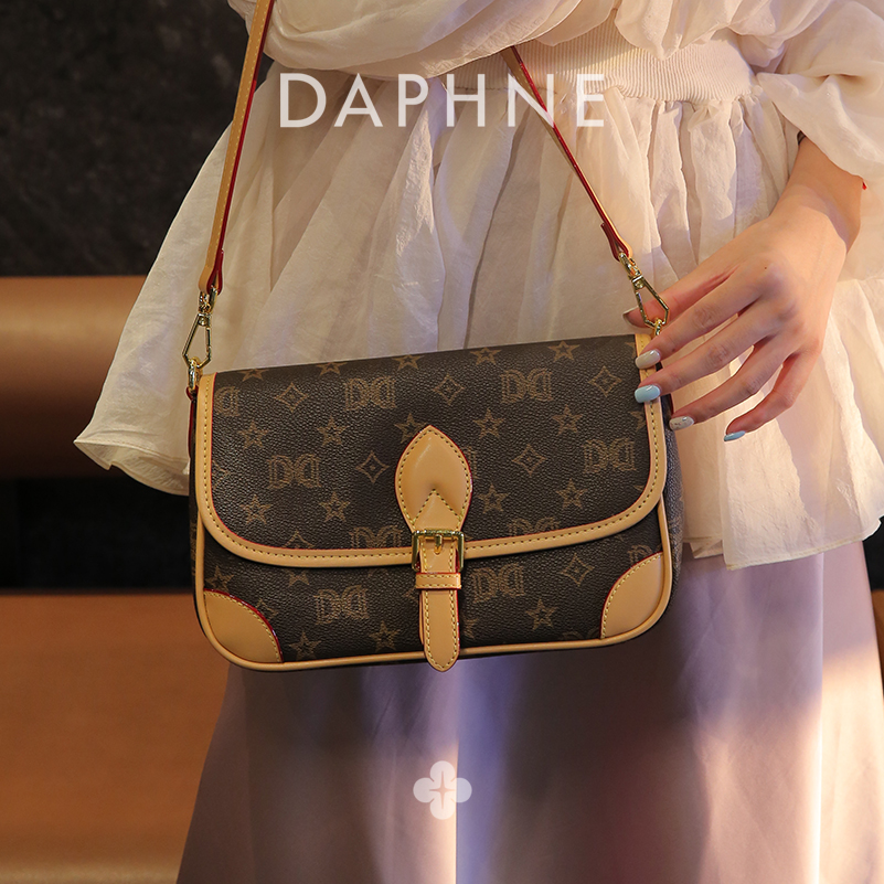 达芙妮Daphne印花法棍单肩2025新款女式包包斜挎包DFN10351