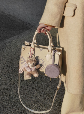 Daphne/达芙妮2025新款小众百搭时尚斜挎包单肩手提通勤包10497