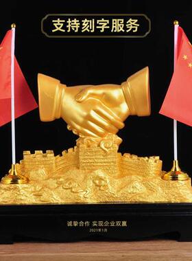 合作共赢诚信握手摆件办公室装饰摆设公司开业送客户商务礼品