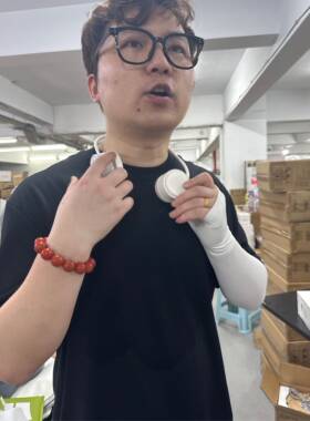435高端挂脖风扇1个