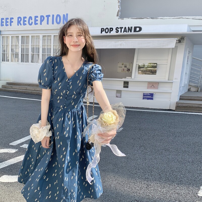 新品泡泡袖V领碎花连衣裙C211-859-P130控188,女装连衣裙,2C211