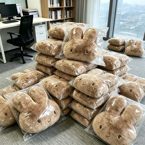 可爱米菲兔抱枕床上睡觉专用毛绒公仔客厅沙发靠背垫送女朋友礼物