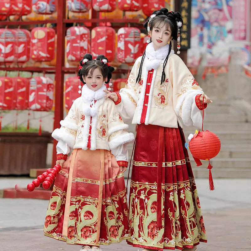 明制汉服女新款龙舞盛世冬季龙年