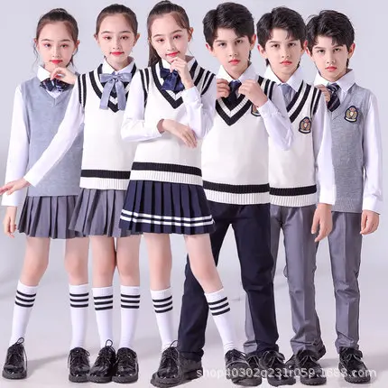 中小学生大合唱服装诗歌朗诵