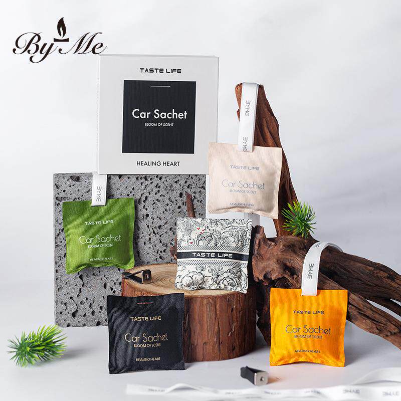 BYME车载香薰汽车空调出风口夹子香薰车内后视镜香包挂件衣柜香薰