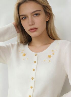 【BELL HON】法式高级感立体花朵长袖韩版百搭显瘦遮毛衣-BH1008