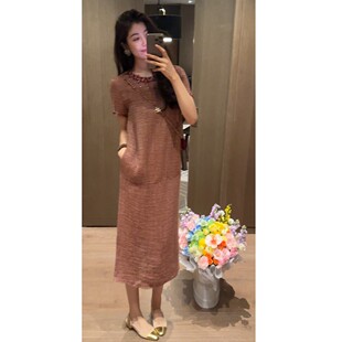 小香风钉珠连衣裙女夏季宽松直筒遮肉显瘦气质中长款短袖裙26新款