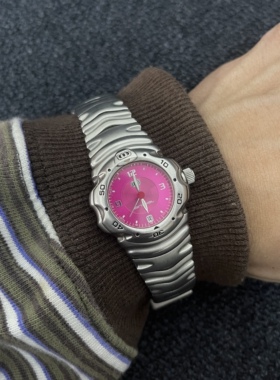 Awasteoftime浪费时间 粉色中古手表小众复古波浪纹表带石英手表