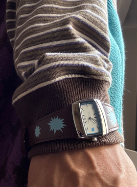 Awasteoftime浪费时间 原创欧美风手表女小众复古皮表带石英手表