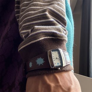 Awasteoftime浪费时间 原创欧美风手表女小众复古皮表带石英手表