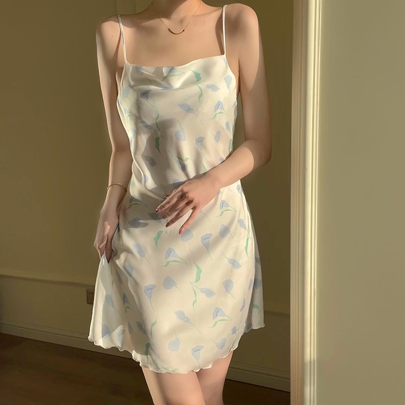 丝绸2025新款冰丝吊带荡睡衣女夏季薄款领高级感性感睡裙家居服